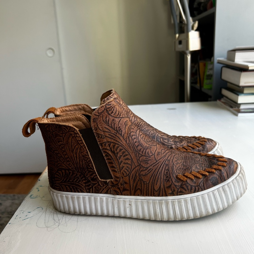 Justins by Reba Slip on leather shoe